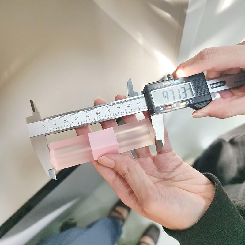 High-Gloss lip gloss tubes price High-Gloss lip gloss tubes price